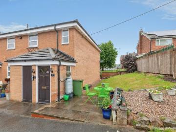 2 bedroom flat for sale