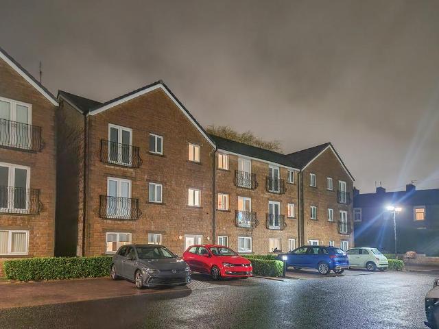 2 bedroom flat for sale