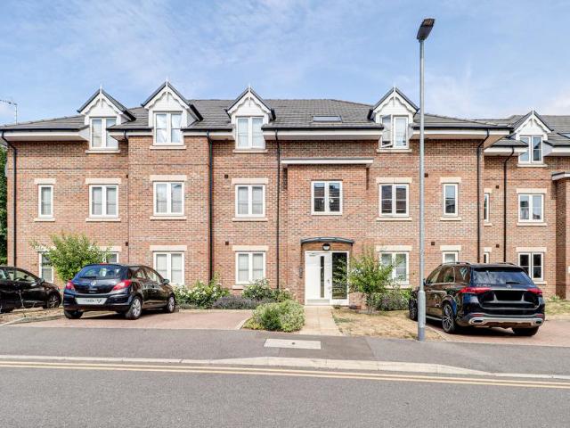 2 bedroom flat for sale