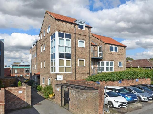 2 bedroom flat for sale