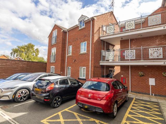 2 bedroom flat for sale