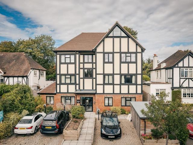 2 bedroom flat for sale