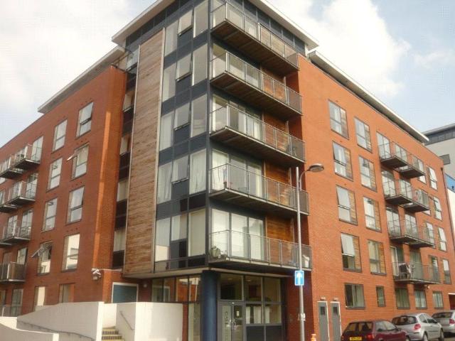 2 bedroom flat for sale