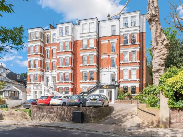 2 bedroom flat for sale