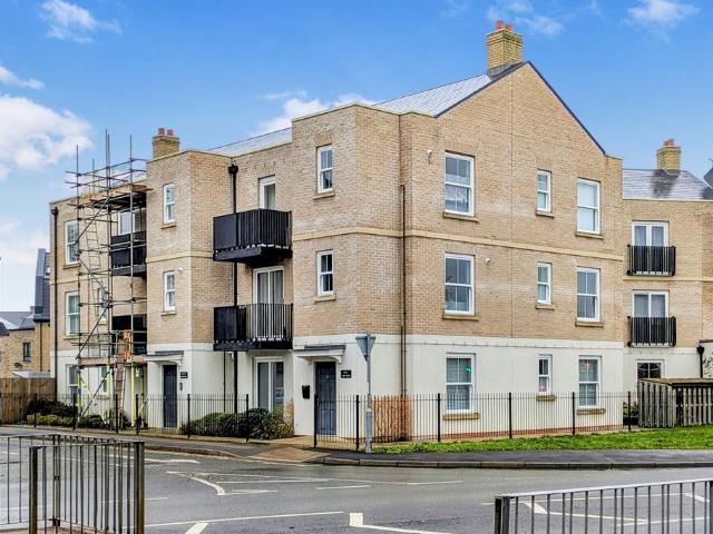 2 bedroom flat for sale