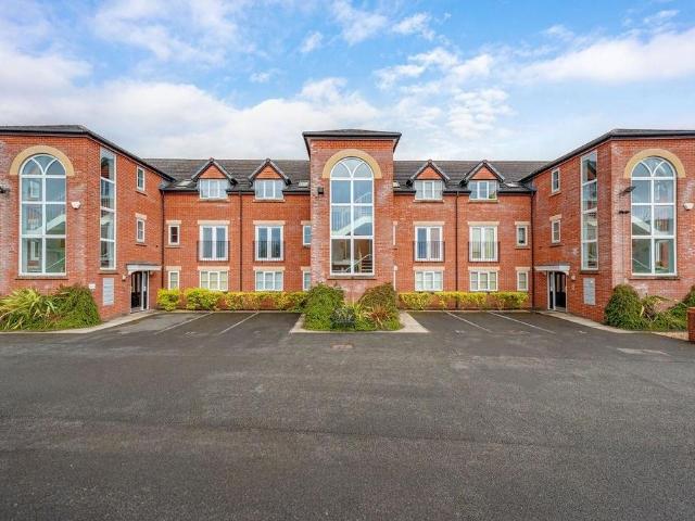 2 bedroom flat for sale