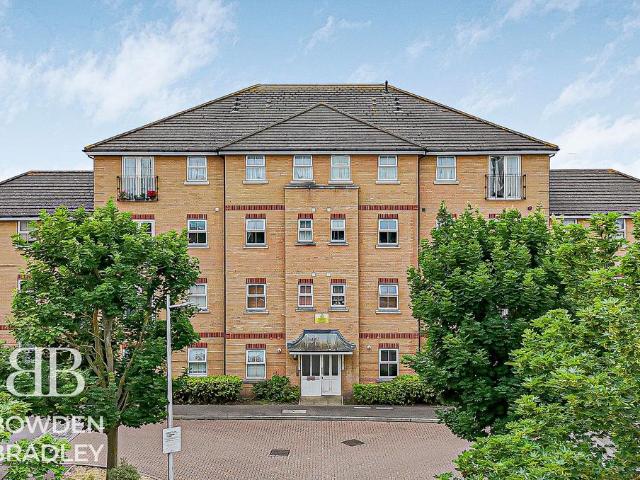2 bedroom flat for sale