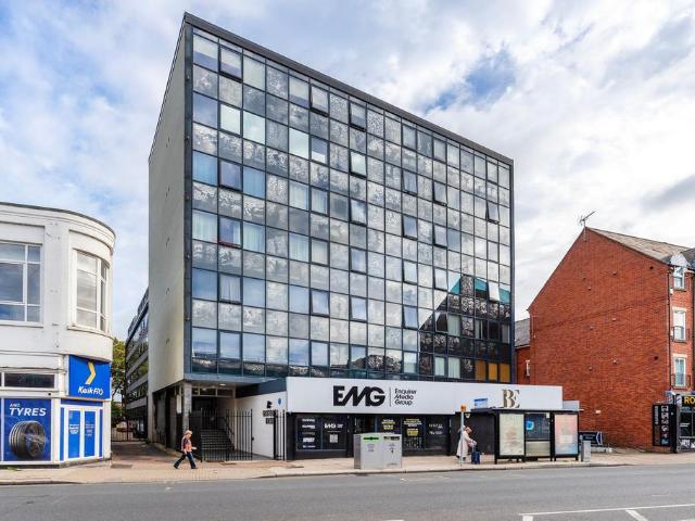 2 bedroom flat for sale