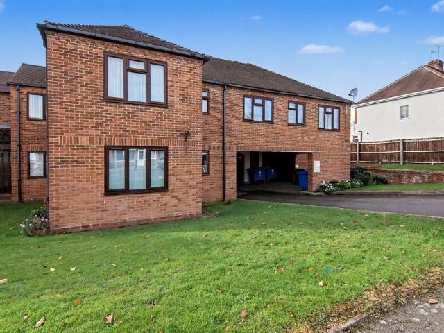 2 bedroom flat for sale