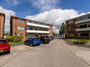 2 bedroom flat for sale