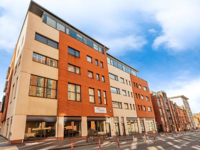 2 bedroom flat for sale