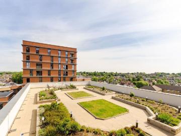 2 bedroom flat for sale