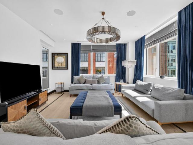 2 bedroom flat for sale