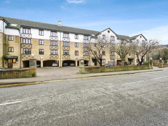 2 bedroom flat for sale
