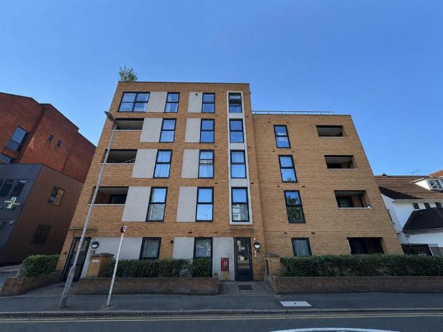 2 bedroom flat for sale