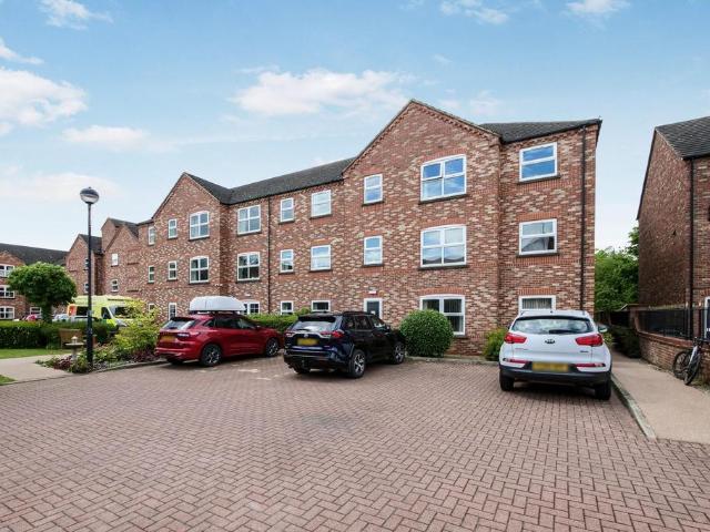 2 bedroom flat for sale