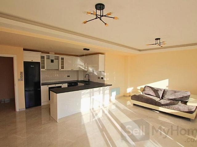2 bedroom flat for sale