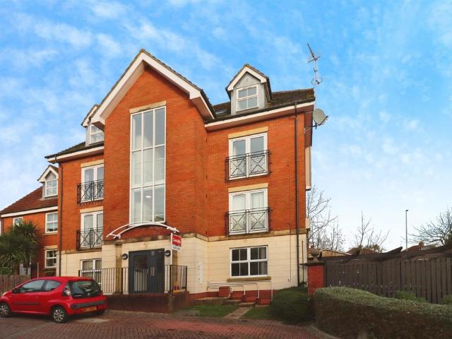 2 bedroom flat for sale