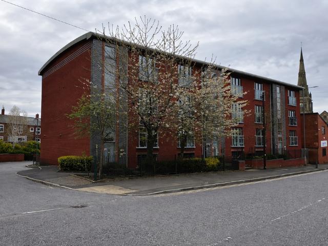 2 bedroom flat for sale