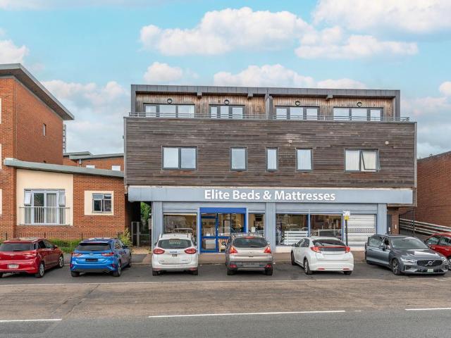 2 bedroom flat for sale