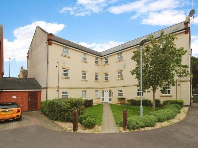 2 bedroom flat for sale