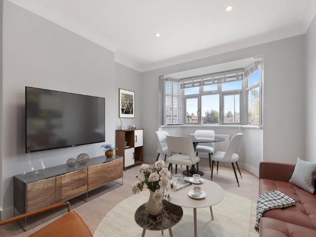 2 bedroom flat for sale
