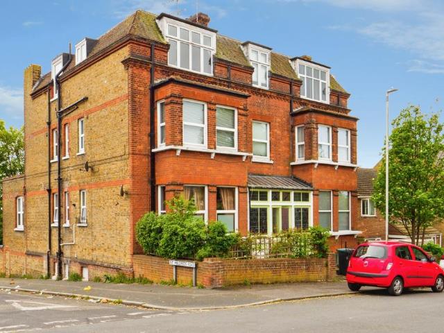 2 bedroom flat for sale