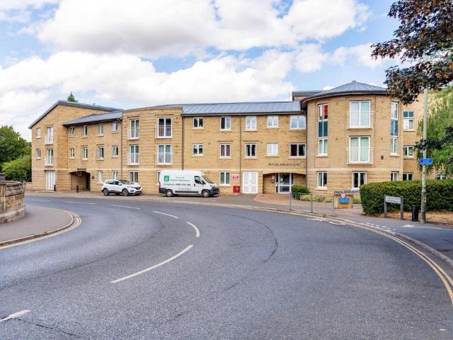 2 bedroom flat for sale