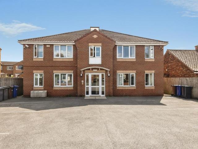 2 bedroom flat for sale