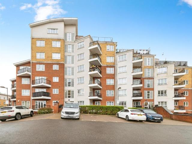 2 bedroom flat for sale