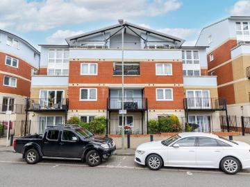 2 bedroom flat for sale