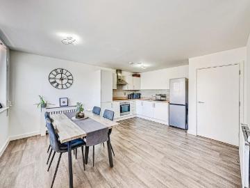 2 bedroom flat for sale