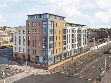 2 bedroom flat for sale