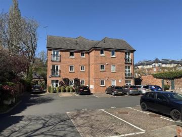 2 bedroom flat for sale