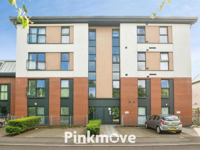 2 bedroom flat for sale