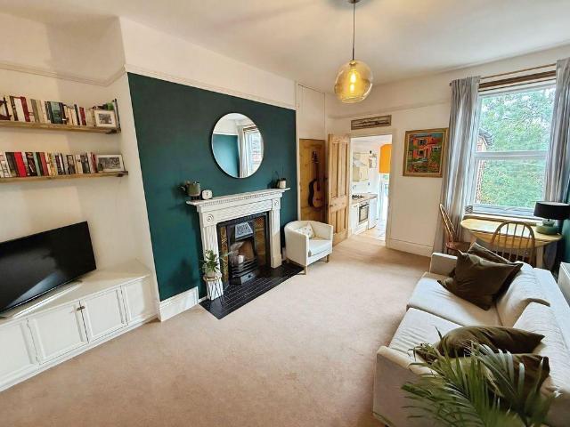 2 bedroom flat for sale