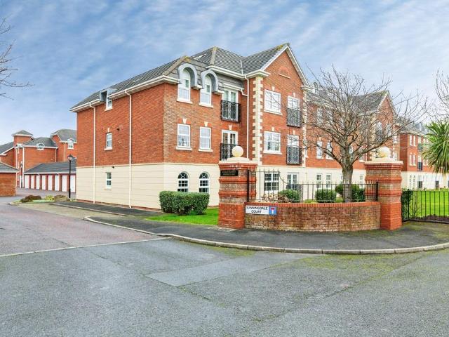 2 bedroom flat for sale
