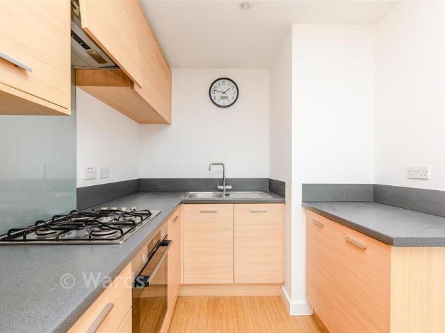 2 bedroom flat for sale