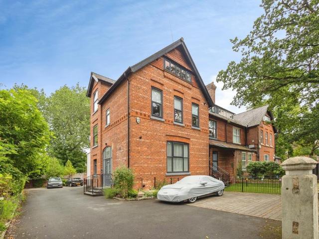 2 bedroom flat for sale