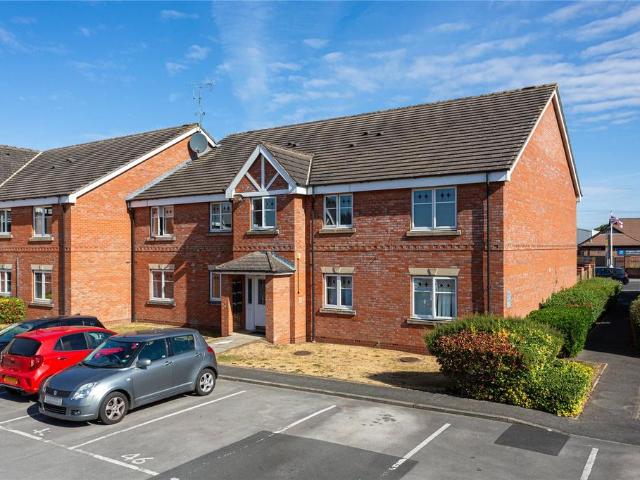 2 bedroom flat for sale