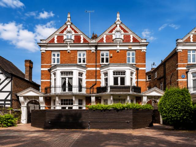 2 bedroom flat for sale