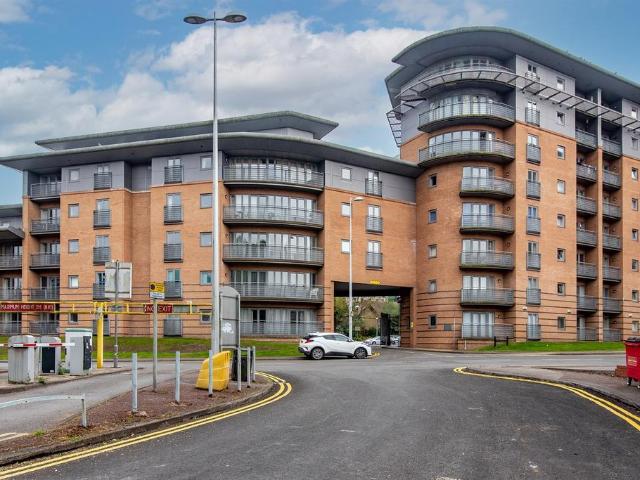 2 bedroom flat for sale