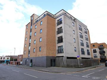 2 bedroom flat for sale