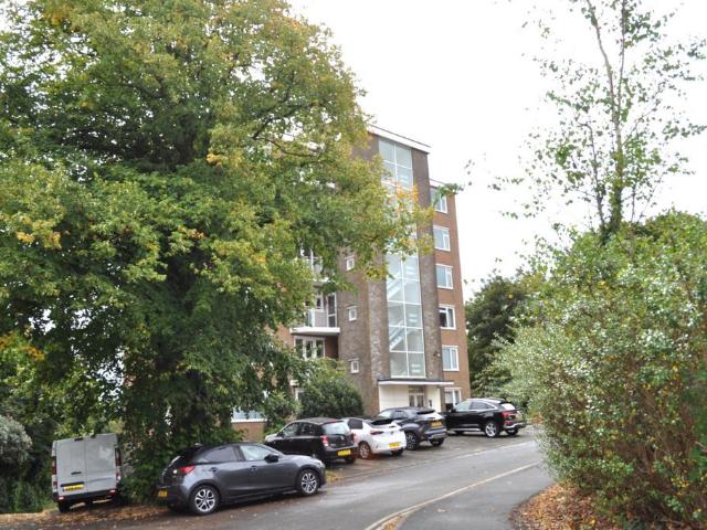 2 bedroom flat for sale