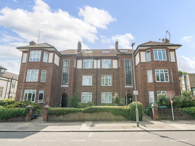 2 bedroom flat for sale
