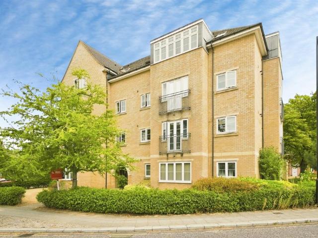 2 bedroom flat for sale