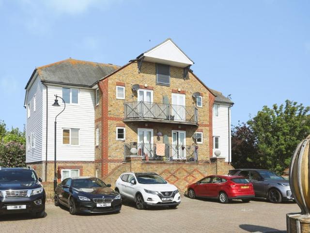 2 bedroom flat for sale