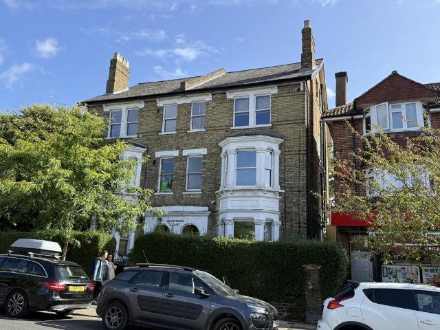 2 bedroom flat for sale
