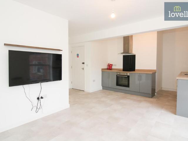 2 bedroom flat for sale