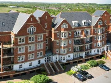 2 bedroom flat for sale